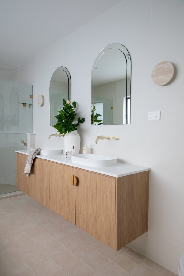 Claremont   MANOR ONE 11