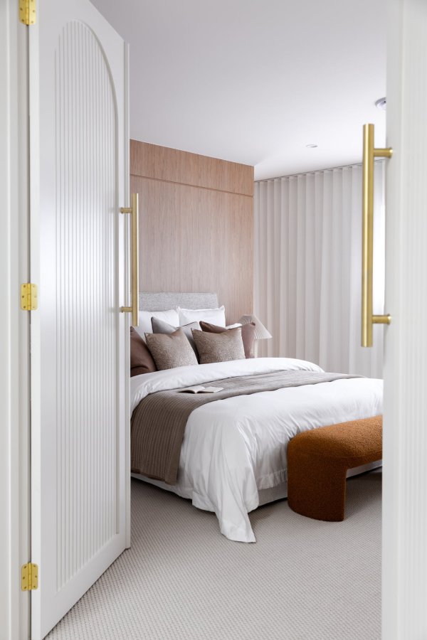 Claremont   MANOR ONE 39