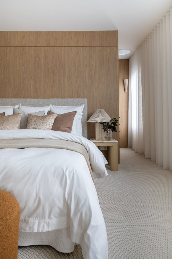 Claremont   MANOR ONE 3