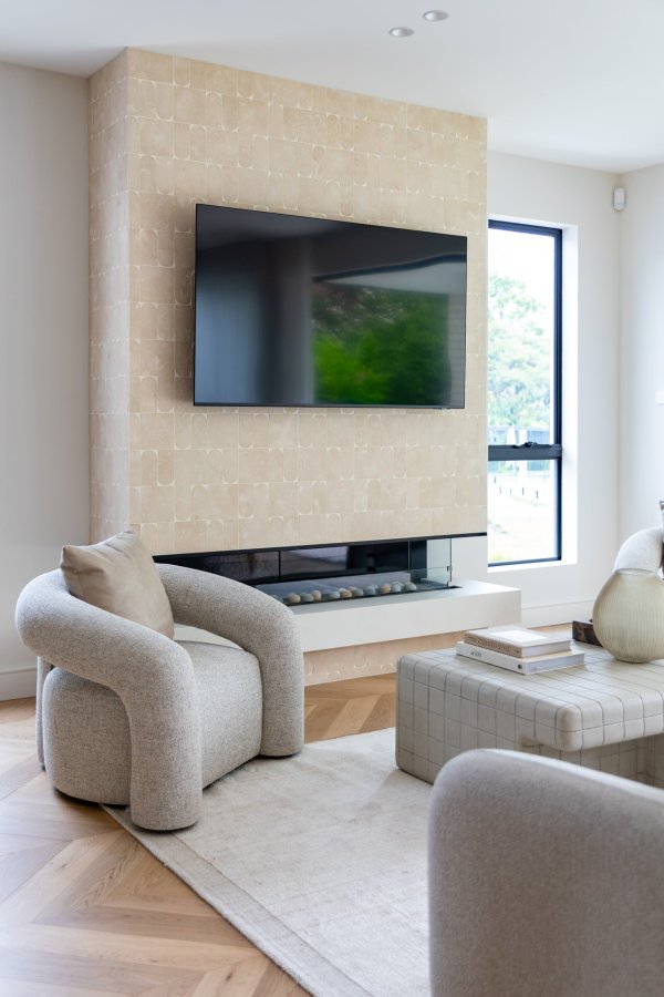 Claremont   MANOR ONE 87