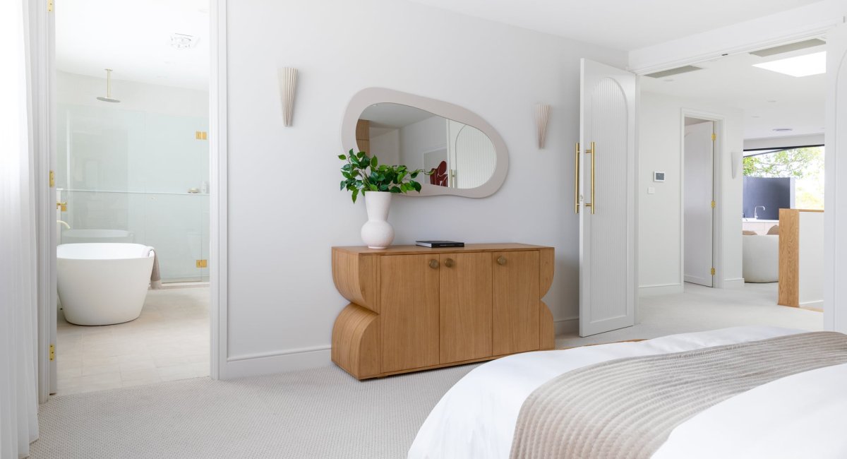Claremont   MANOR ONE 8