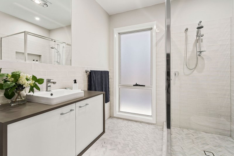 Bronx 25 Bathroom
