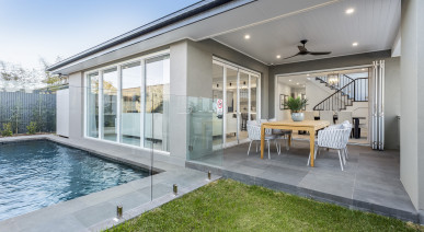 Majestic 38 - outdoor dining