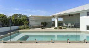 PoolGranny085