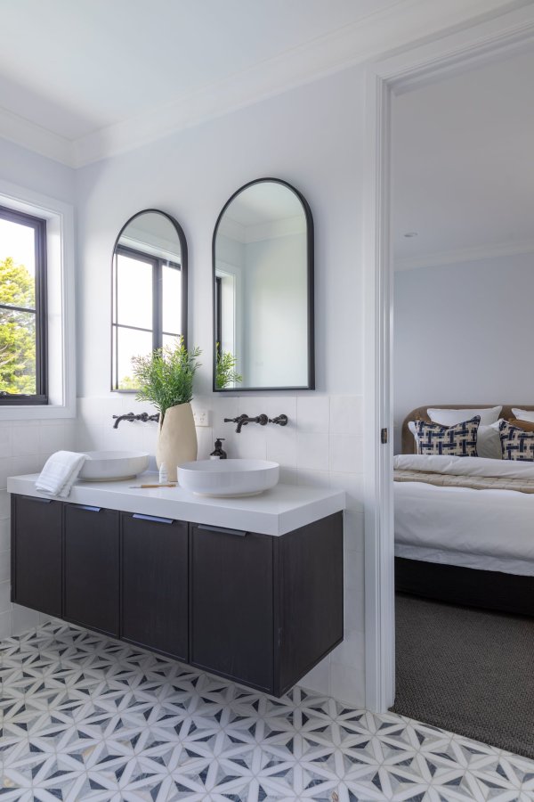Killara   MANOR TWO 44
