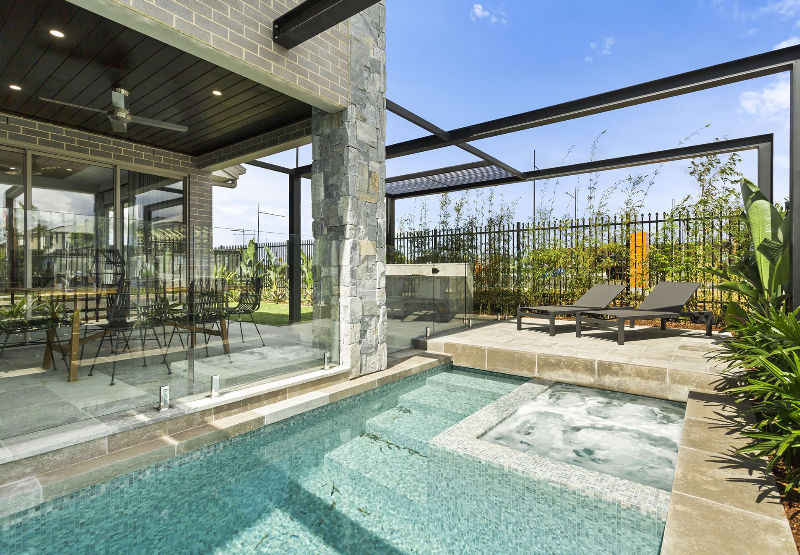 Pools & Landscapes